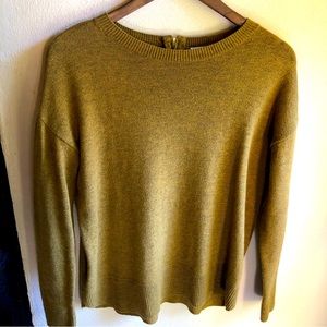 H&M Back Zip Crew Neck Oversized Wool Blend Sweater. Mustard Yellow. Size Small